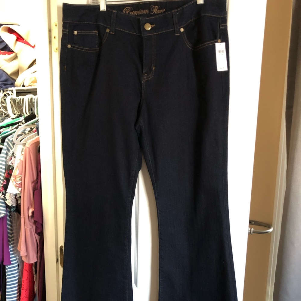 Gap Premium Flaired Leg Trouser 16/33R NWT